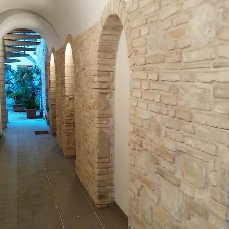 Lally House Apartment