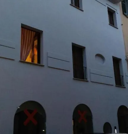 Lally House Daire Pesaro